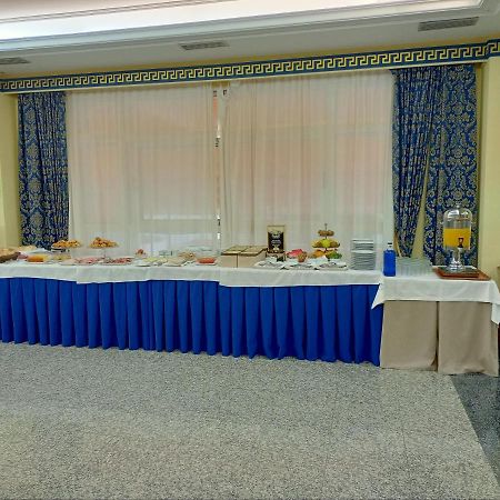 Victoria Hotel Trujillo Buitenkant foto