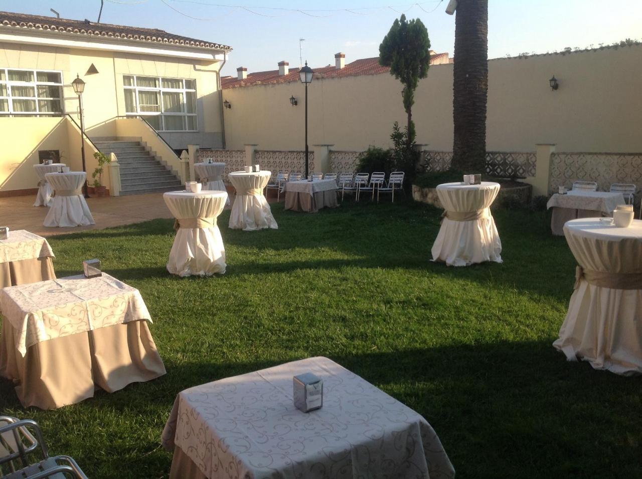 Victoria Hotel Trujillo Buitenkant foto