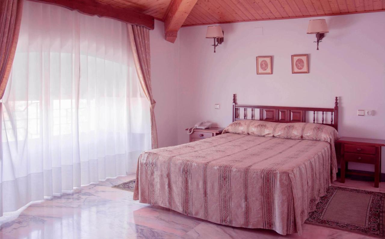 Victoria Hotel Trujillo Buitenkant foto