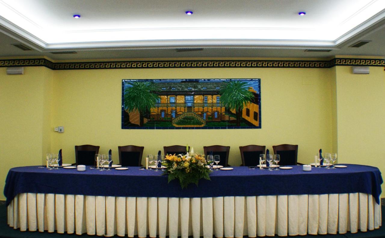 Victoria Hotel Trujillo Buitenkant foto